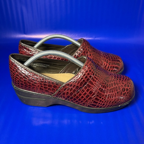 Duck Head Shoes - Duck Head Becky Clogs Womens Size 7M Burgundy Red Croc Nursing Work Mule